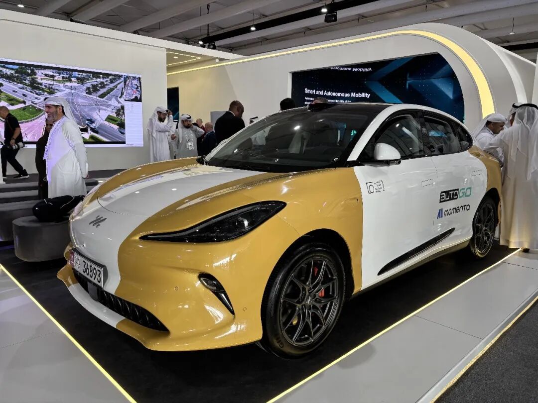 中国无人驾驶“军团”，“武装”阿布扎比！