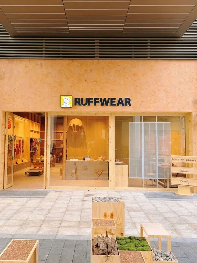 新商业周报 | 小红书与美团达成红美计划；拼多多内测“百亿超市”；泡泡玛特与荣耀将推出潮玩手机