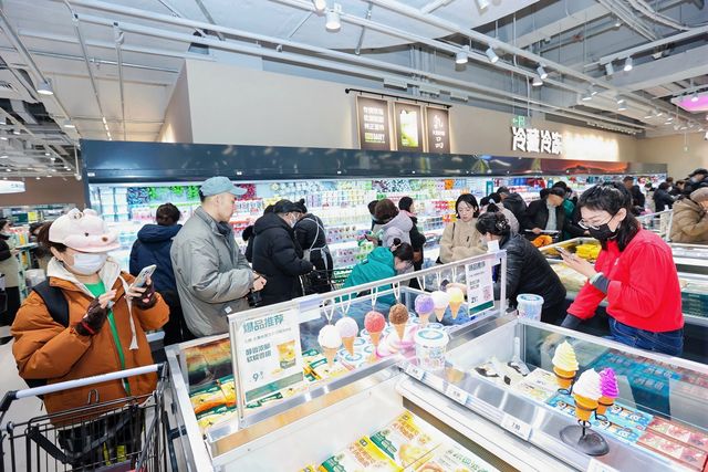 首日超3.5万人涌入，京东七鲜打造春运级开业现象