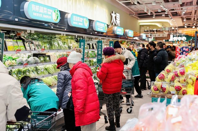 首日超3.5万人涌入，京东七鲜打造春运级开业现象