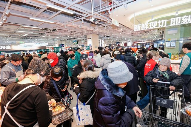 首日超3.5万人涌入，京东七鲜打造春运级开业现象