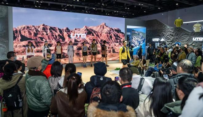 户外消费掀新潮,运动产业迎来“功能+时尚”双升级格局 户外消费掀新潮,运动产业迎来“功能+时尚”双升级格局