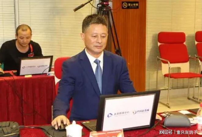 儿女远走，妻子早逝，没有接班人的宁波巨富，把家族产业全卖了