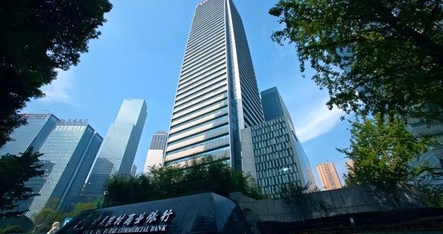 755亿渝农商行，75后刘小军挂帅