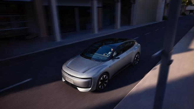 当所有车都在思考更智能，谁在思考更有趣？