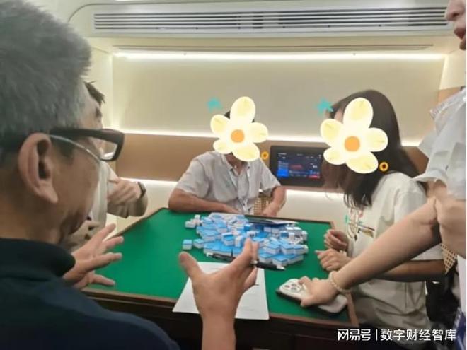 销量飙升257%，40万青春舱遭富豪疯抢，网友：有钱人的社交玩具