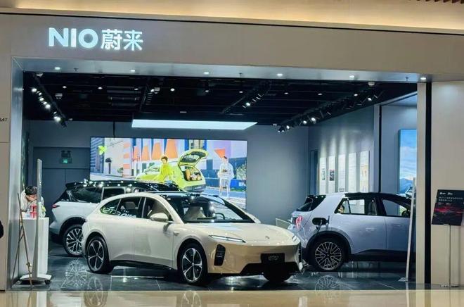 销冠易主，小鹏垫底，车市开年大洗牌