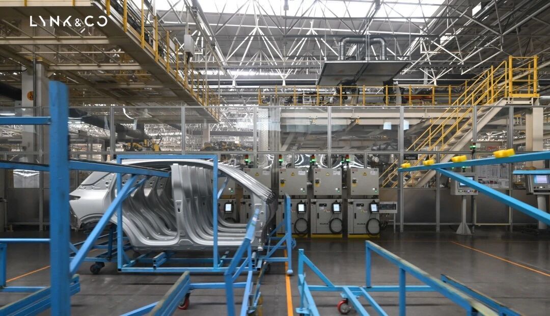 西部极核，打响造车“翻身仗”