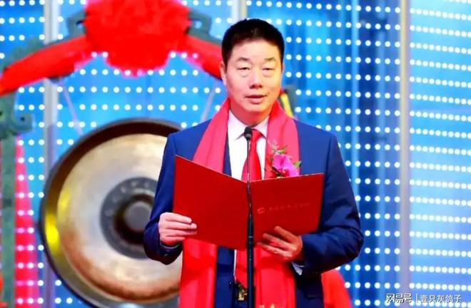 村支书逆袭：如何把集体的“包袱”变成个人的“聚宝盆”？